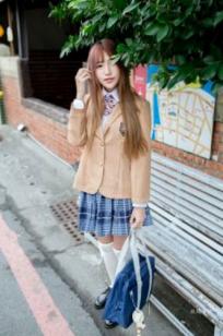 台湾美少女比比儿《清新学妹》青春校服街拍写真集，演绎日系校园风，尽显女神清纯气质[47P]