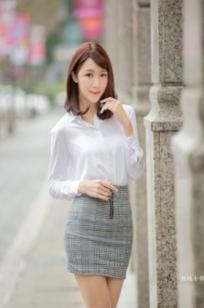 台湾正妹彭琁信义区职场风写真，OL制服诱惑与时尚穿搭街拍特辑