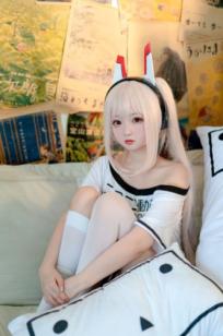 蠢沫沫-062-碧蓝航线绫波居家Cosplay纯白制服治愈萝莉写真