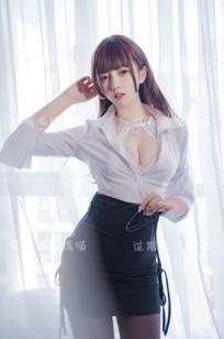 过期米线线喵-044-职场OL制服诱惑，清纯白衬衫与蕾丝内衣的纯欲碰撞，黑丝美腿写真
