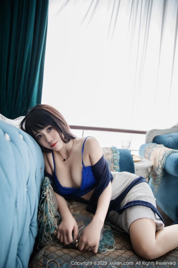   [XiuRen]高清写真图 2023.02.16 No.6272 严利娅Yuliya 短裙美腿第5张图片