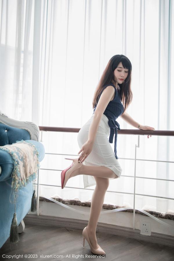   [XiuRen]高清写真图 2023.02.16 No.6272 严利娅Yuliya 短裙美腿第13张图片