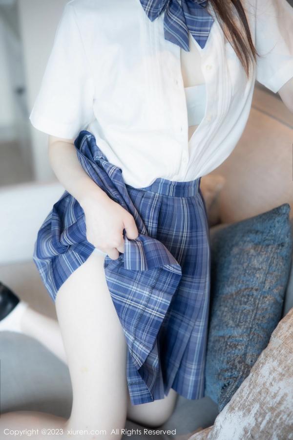   [XiuRen]高清写真图 2023.06.29 No.6993 林悠悠 格子裙美腿第45张图片