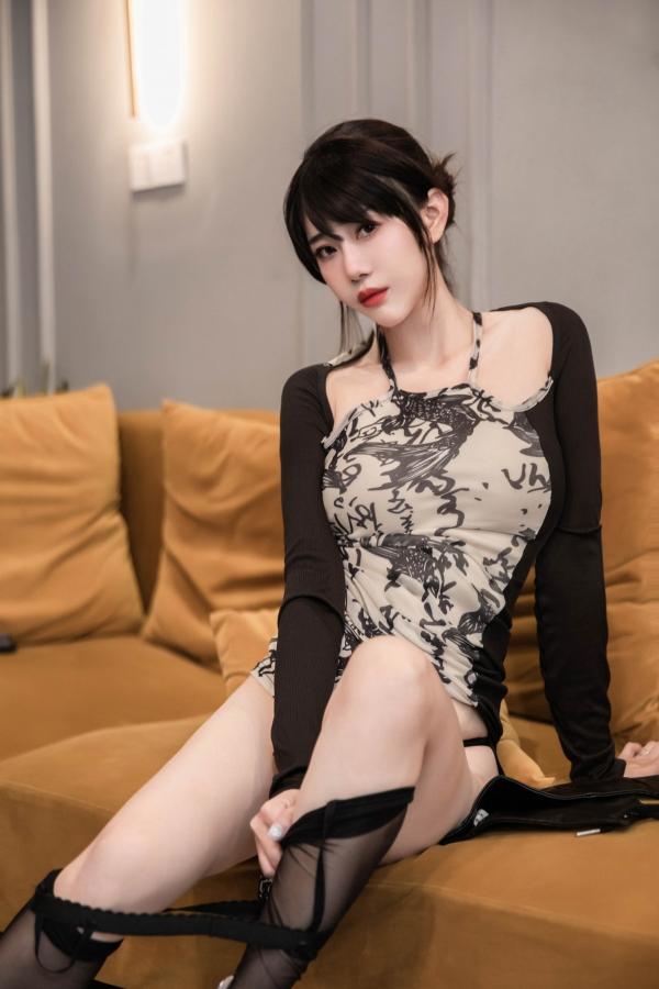   [XiuRen]高清写真图 2023.07.03 No.7015 严利娅Yuliya 黑丝美臀第52张图片