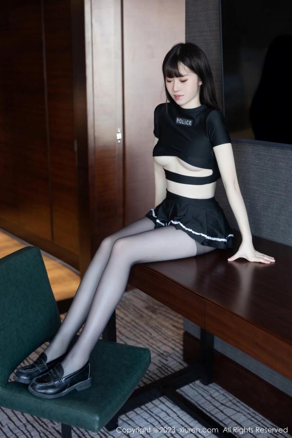   [XiuRen]高清写真图 2023.11.09 No.7637 林悠悠 短裙美腿第18张图片