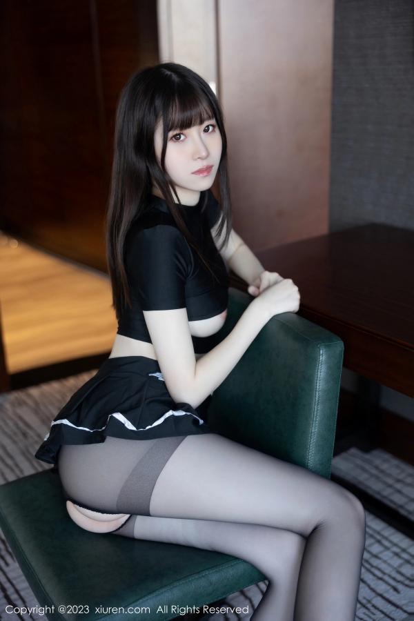   [XiuRen]高清写真图 2023.11.09 No.7637 林悠悠 短裙美腿第35张图片