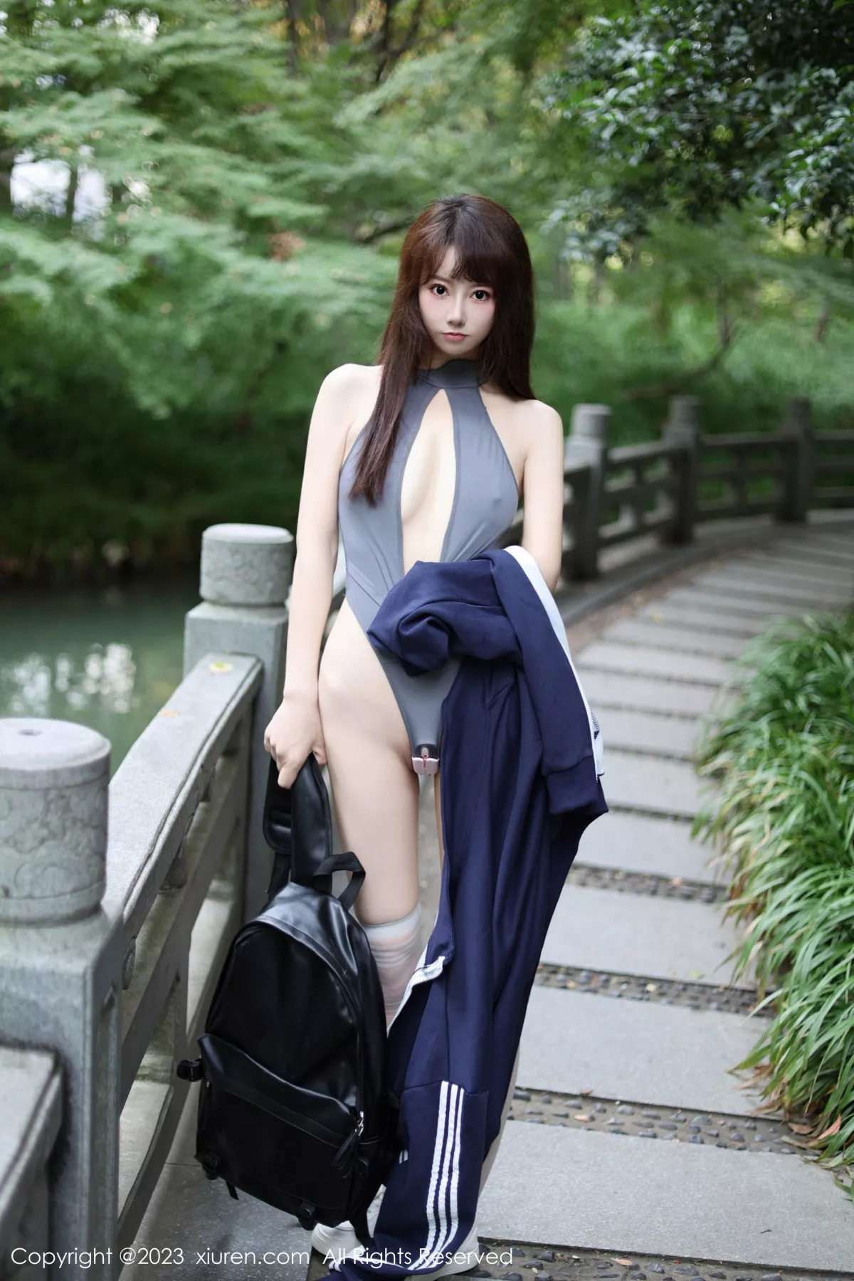   [XiuRen]高清写真图 2023.12.08 No.7784 韩系学妹 短裙美腿第27张图片