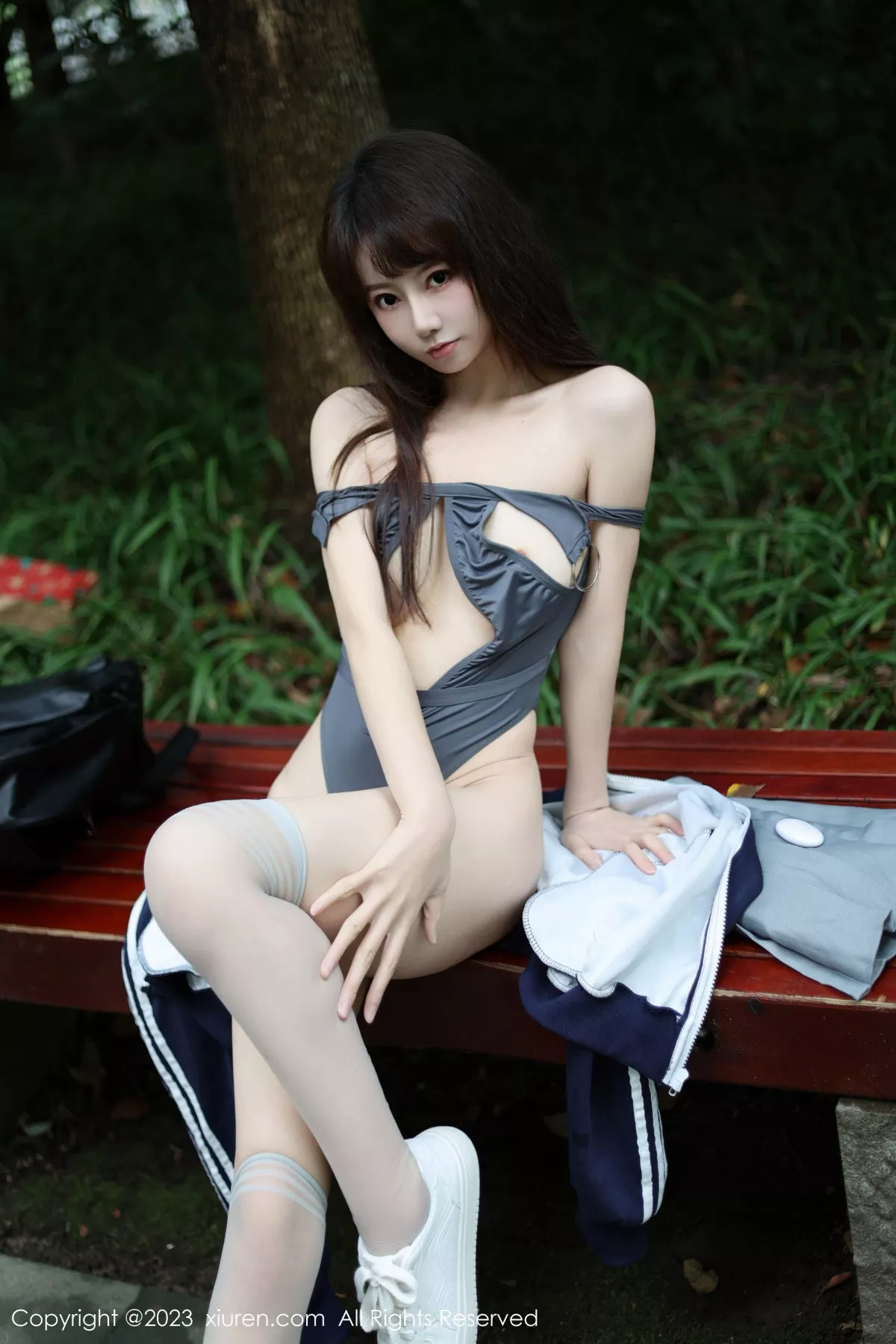   [XiuRen]高清写真图 2023.12.08 No.7784 韩系学妹 短裙美腿第46张图片