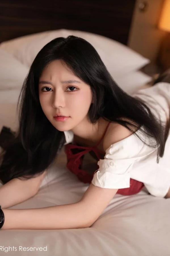    [XiuRen]高清写真图 2024.01.12 No.7957 幼幼 美腿短裙第63张图片