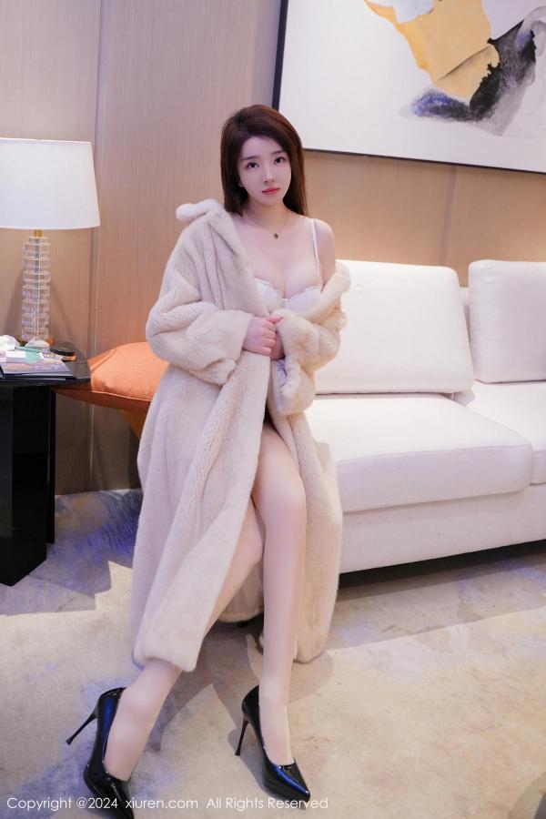    [XiuRen]高清写真图 2024.01.24 No.8013 雨儿酱eve 丝袜美腿第21张图片