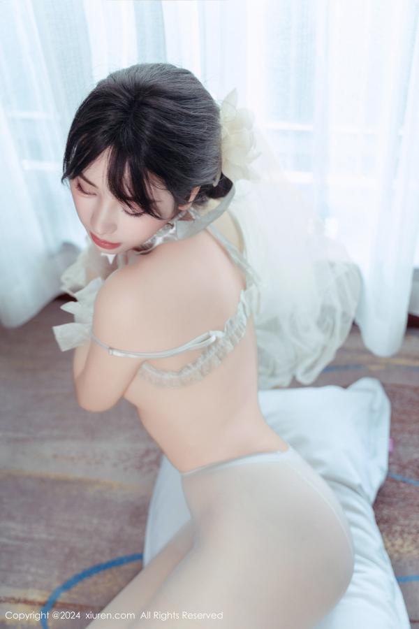   [XiuRen]高清写真图 2024.09.24 No.9197 汐汐爱吃草莓 丝袜美臀第52张图片