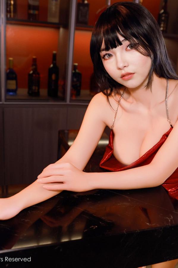    [XiuRen]高清写真图 2024.10.16 No.9295 叫我小猫 美腿性感第15张图片