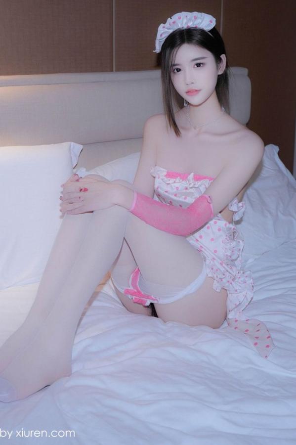  Erikaki   [XiuRen]高清写真图 2024.10.18 No.9312 Erikaki 美腿高挑第15张图片
