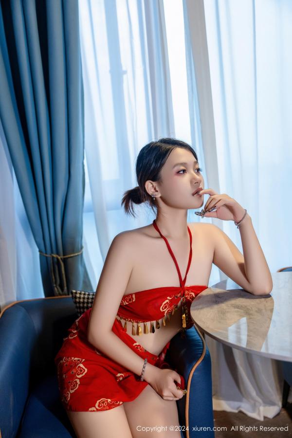   [XiuRen]高清写真图 2024.10.22 No.9323 吴婷婉 性感美腿第23张图片