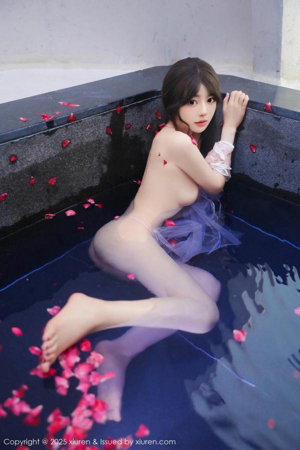   [XiuRen]高清写真图 2025.01.17 No.9778 桃妖夭 浴池美腿第76张图片