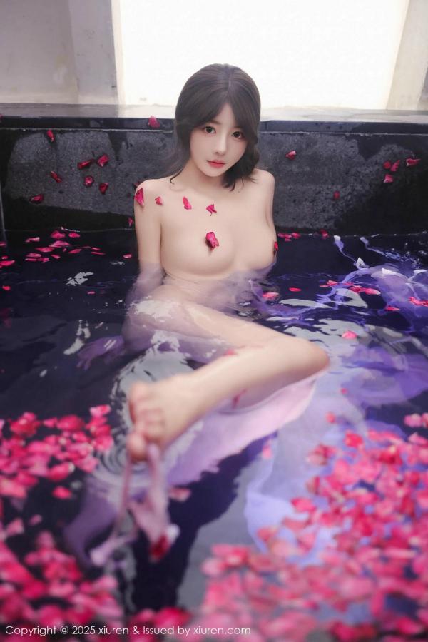   [XiuRen]高清写真图 2025.01.17 No.9778 桃妖夭 浴池美腿第94张图片