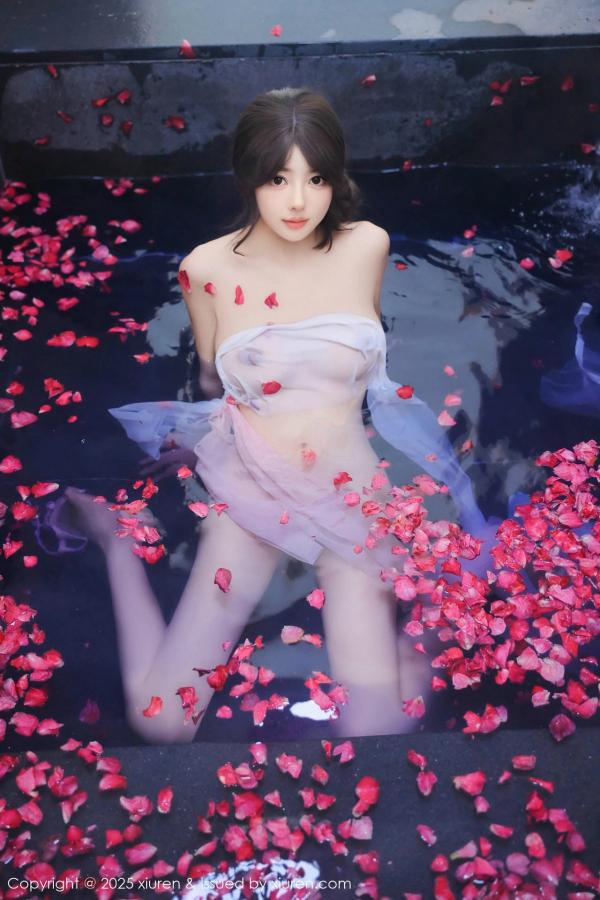   [XiuRen]高清写真图 2025.01.17 No.9778 桃妖夭 浴池美腿第96张图片