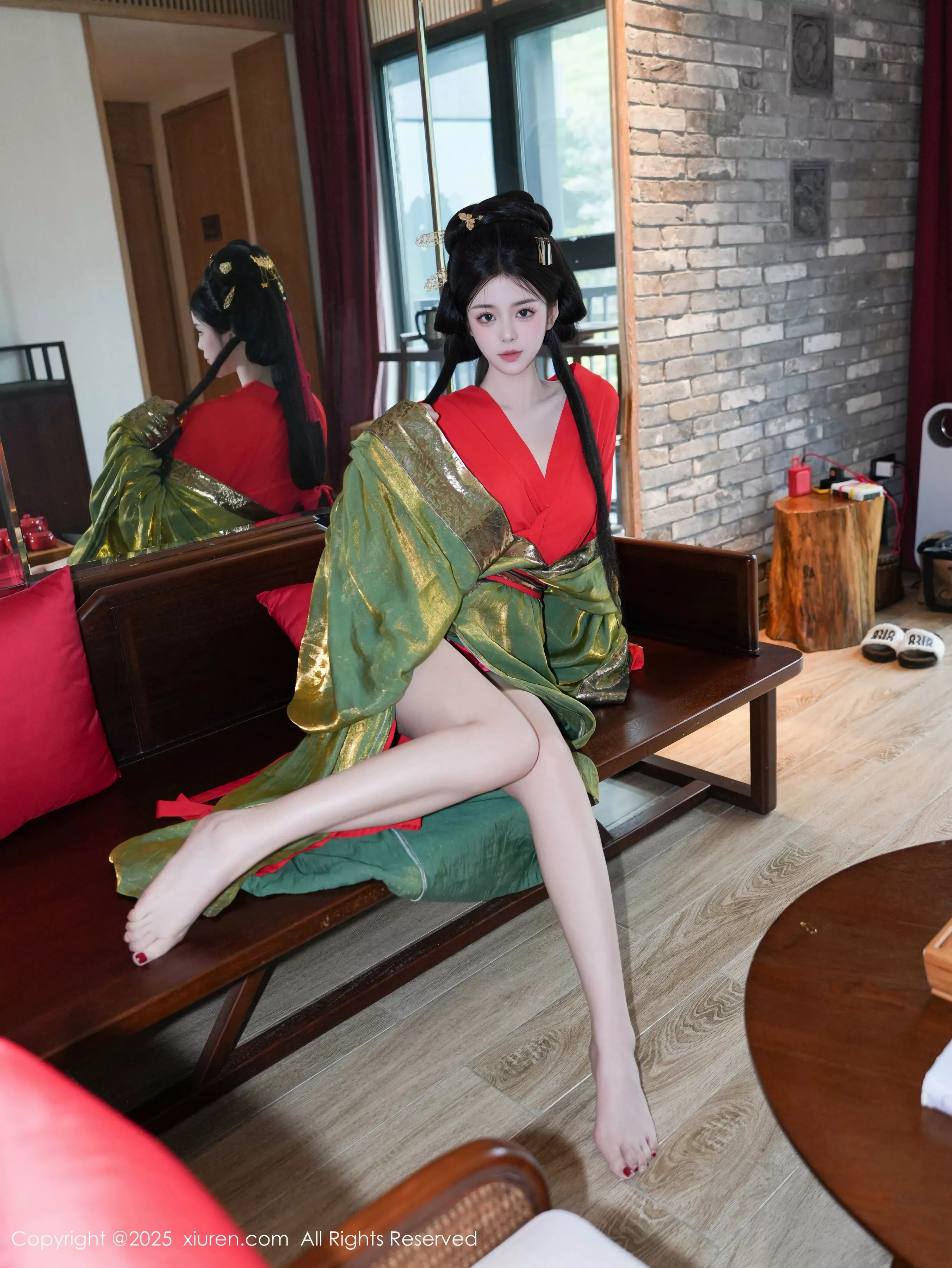   [XiuRen]高清写真图 2025.04.09 No.10126 雪糕CiCi 性感古风第20张图片