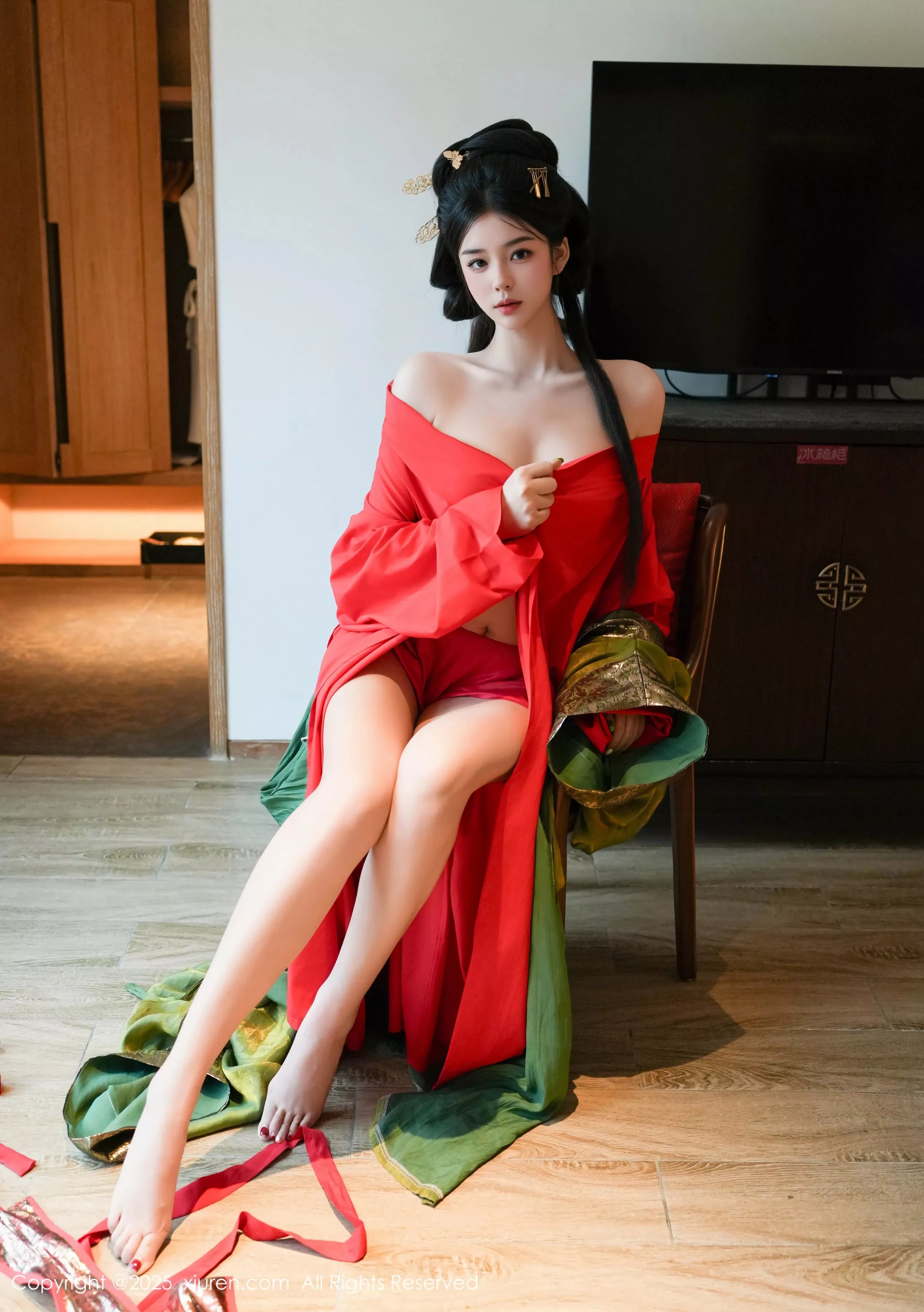   [XiuRen]高清写真图 2025.04.09 No.10126 雪糕CiCi 性感古风第37张图片