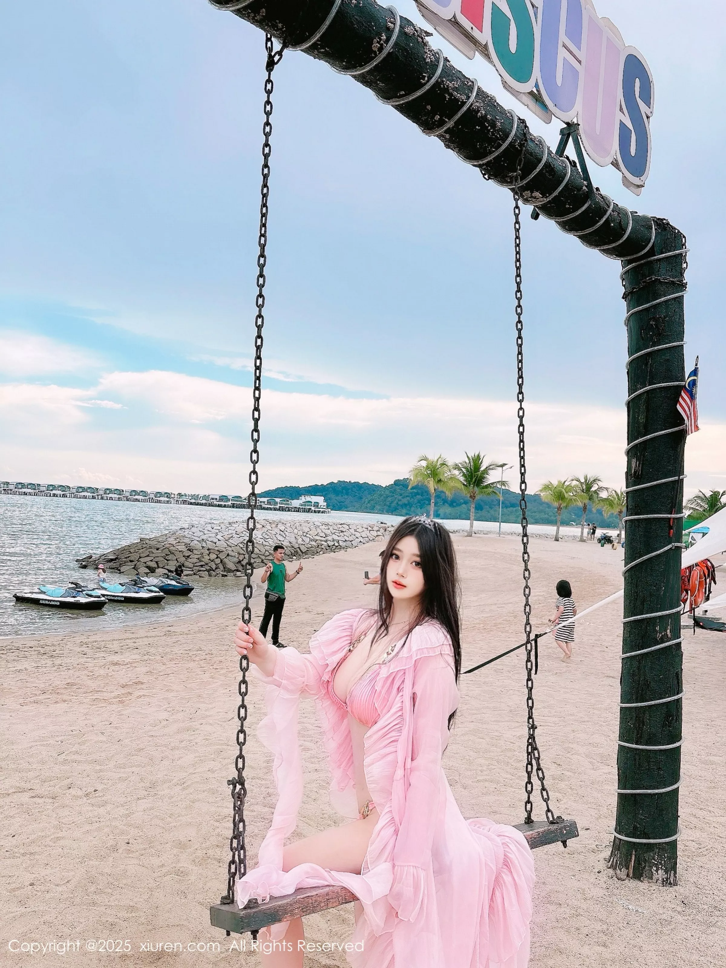   [XiuRen]高清写真图 2025.04.16 No.10160 蛋蛋宝 粉色比基尼第62张图片