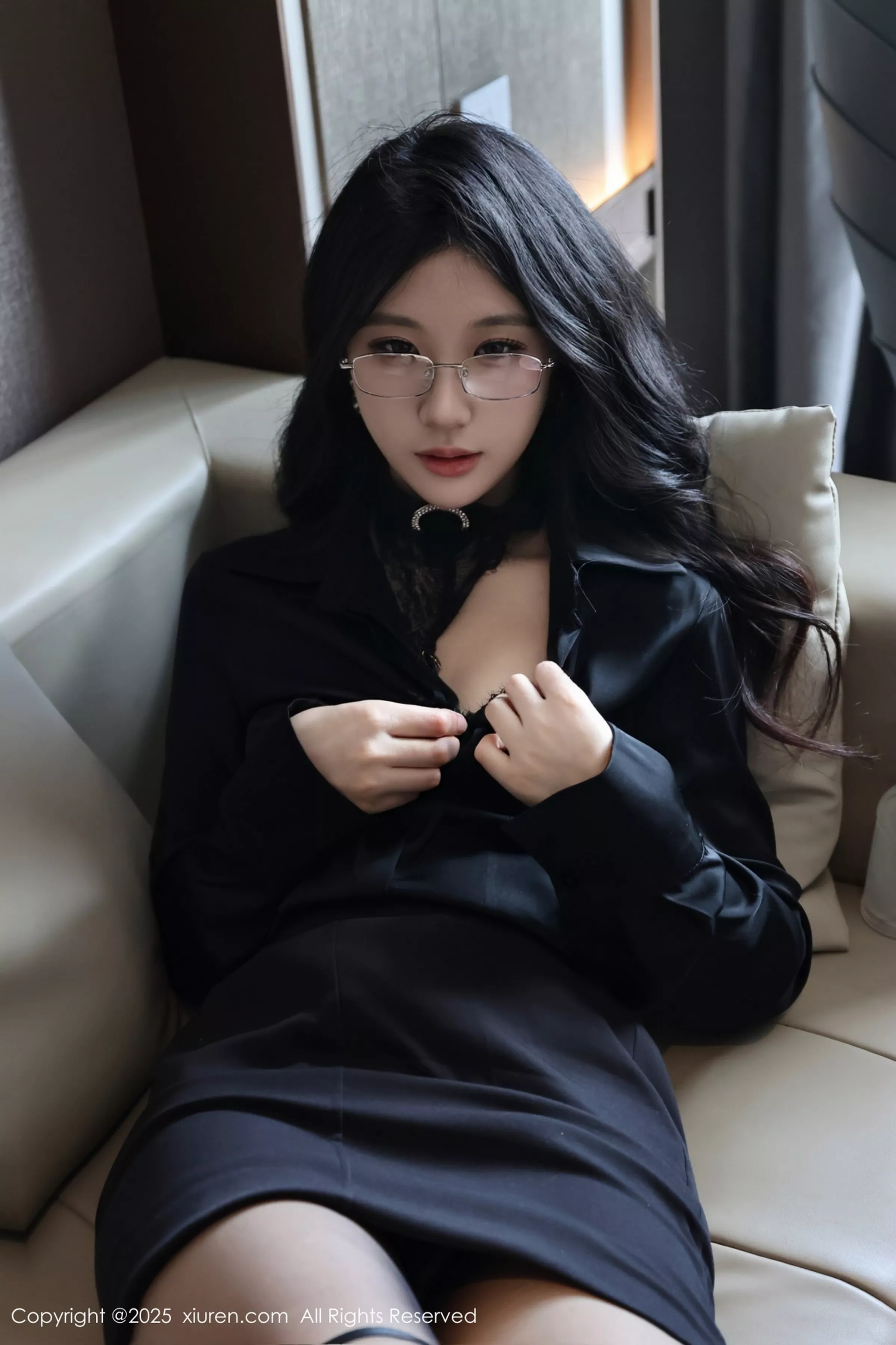   [XiuRen]高清写真图 2025.04.18 No.10167 小芭乐 黑色OL第75张图片