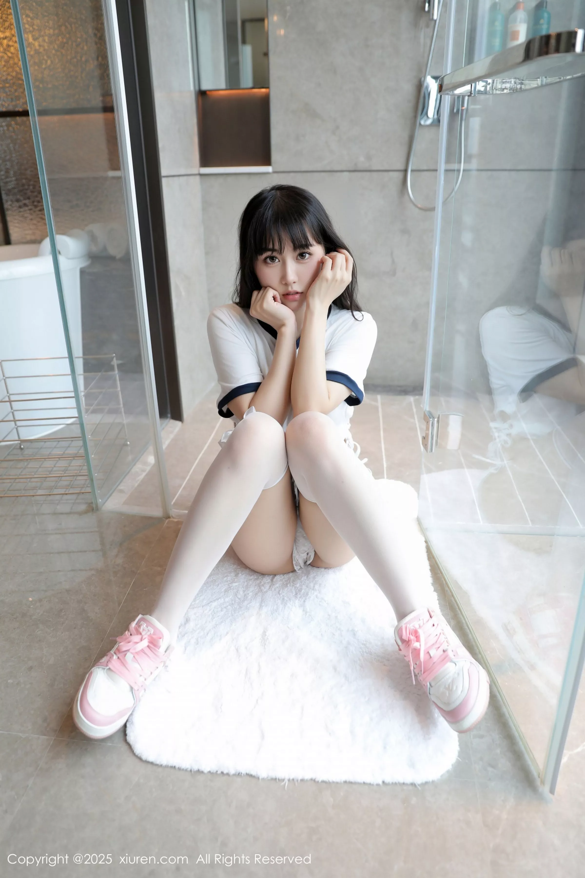   [XiuRen]高清写真图 2025.04.23 No.10184 量子玫瑰 白色运动服第58张图片