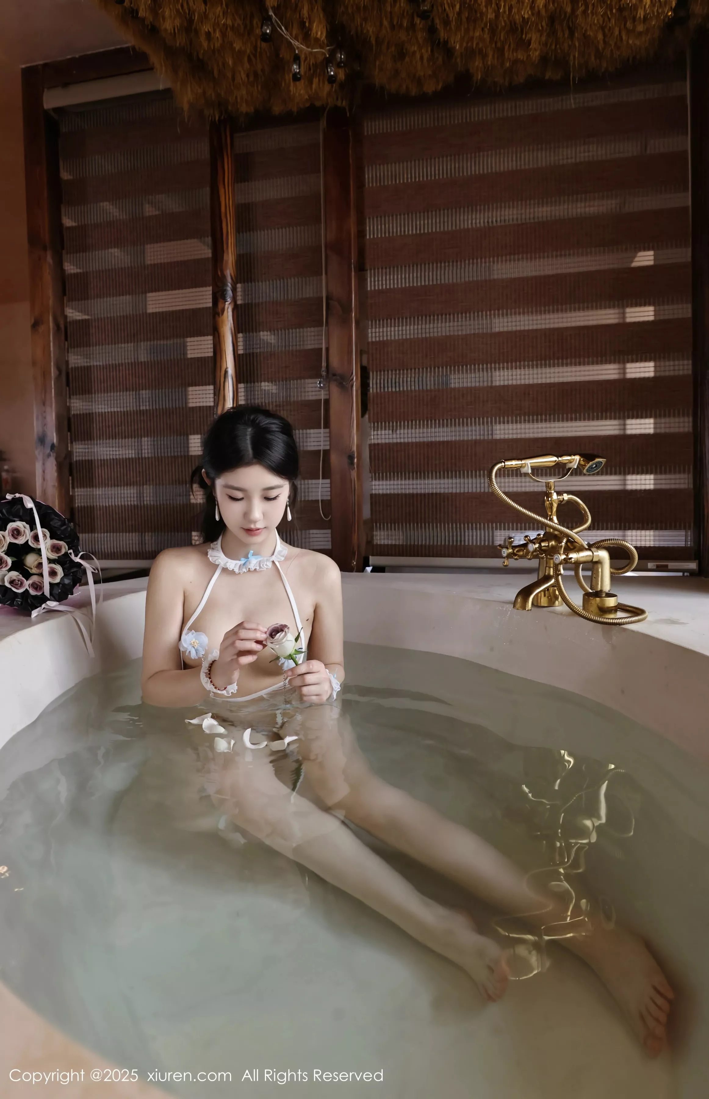   [XiuRen]高清写真图 2025.04.25 No.10199 小芭乐 黑色比基尼第18张图片