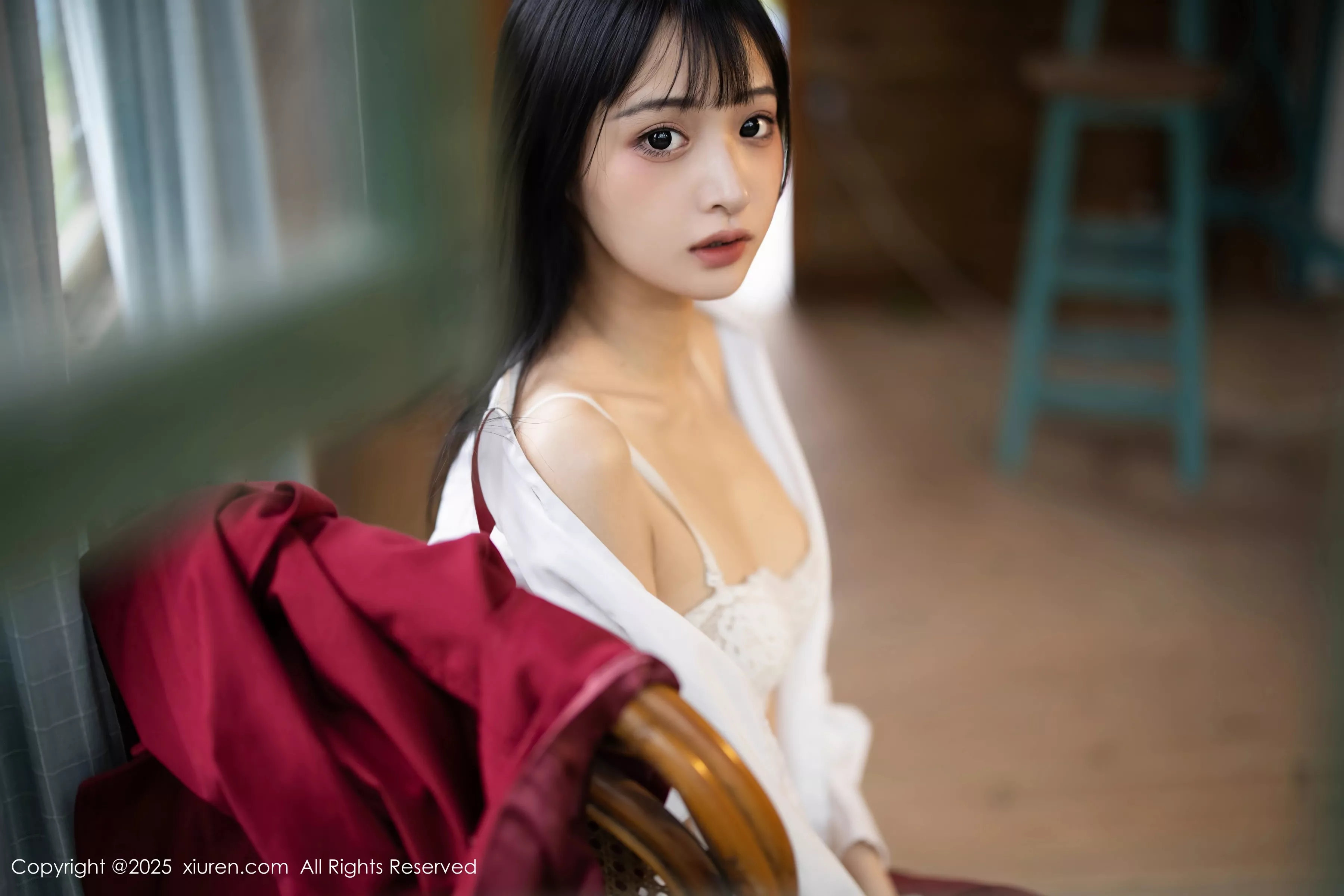   [XiuRen]高清写真图 2025.04.29 No.10215 茂木希子 性感红裙第29张图片