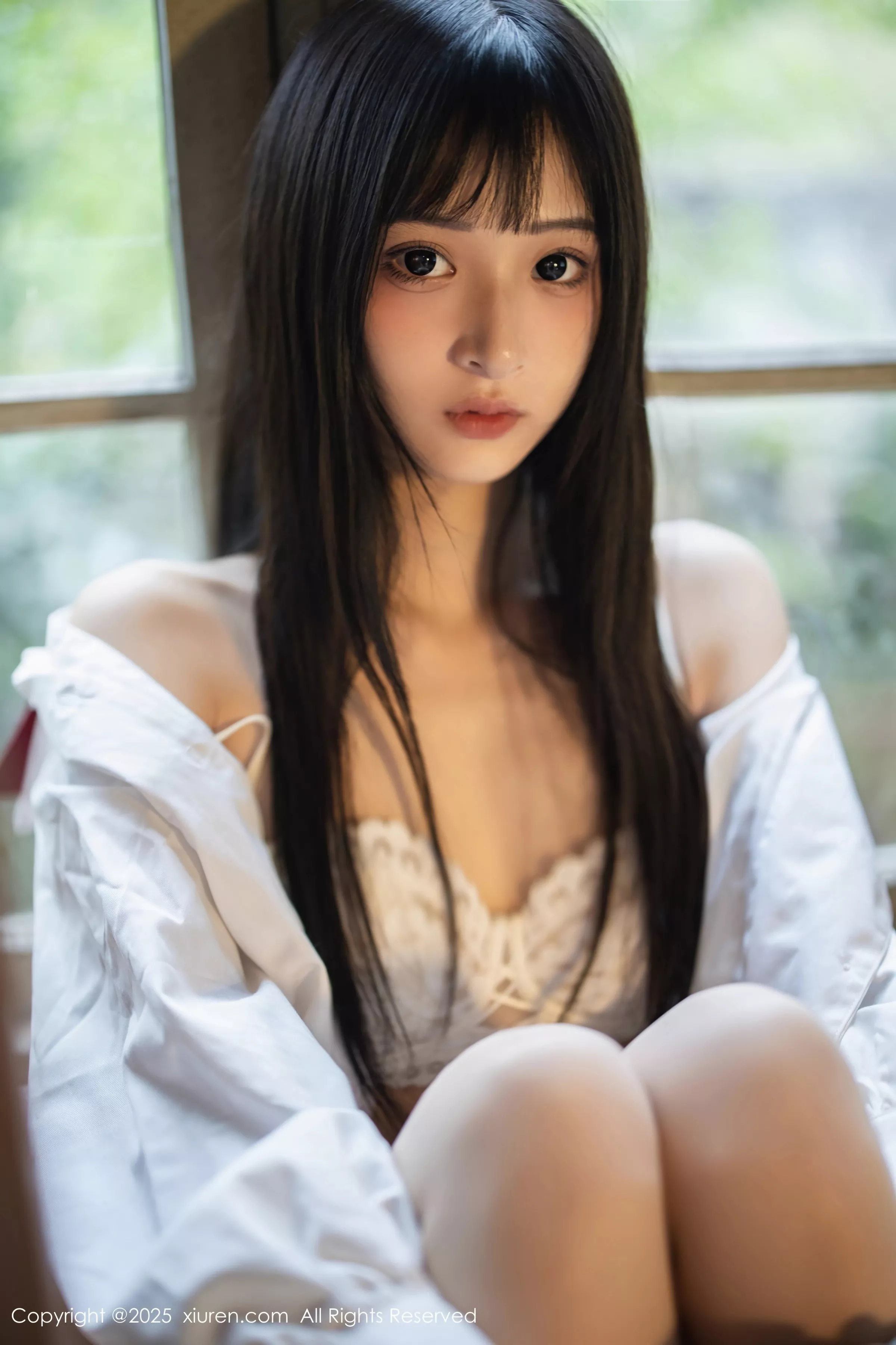   [XiuRen]高清写真图 2025.04.29 No.10215 茂木希子 性感红裙第40张图片