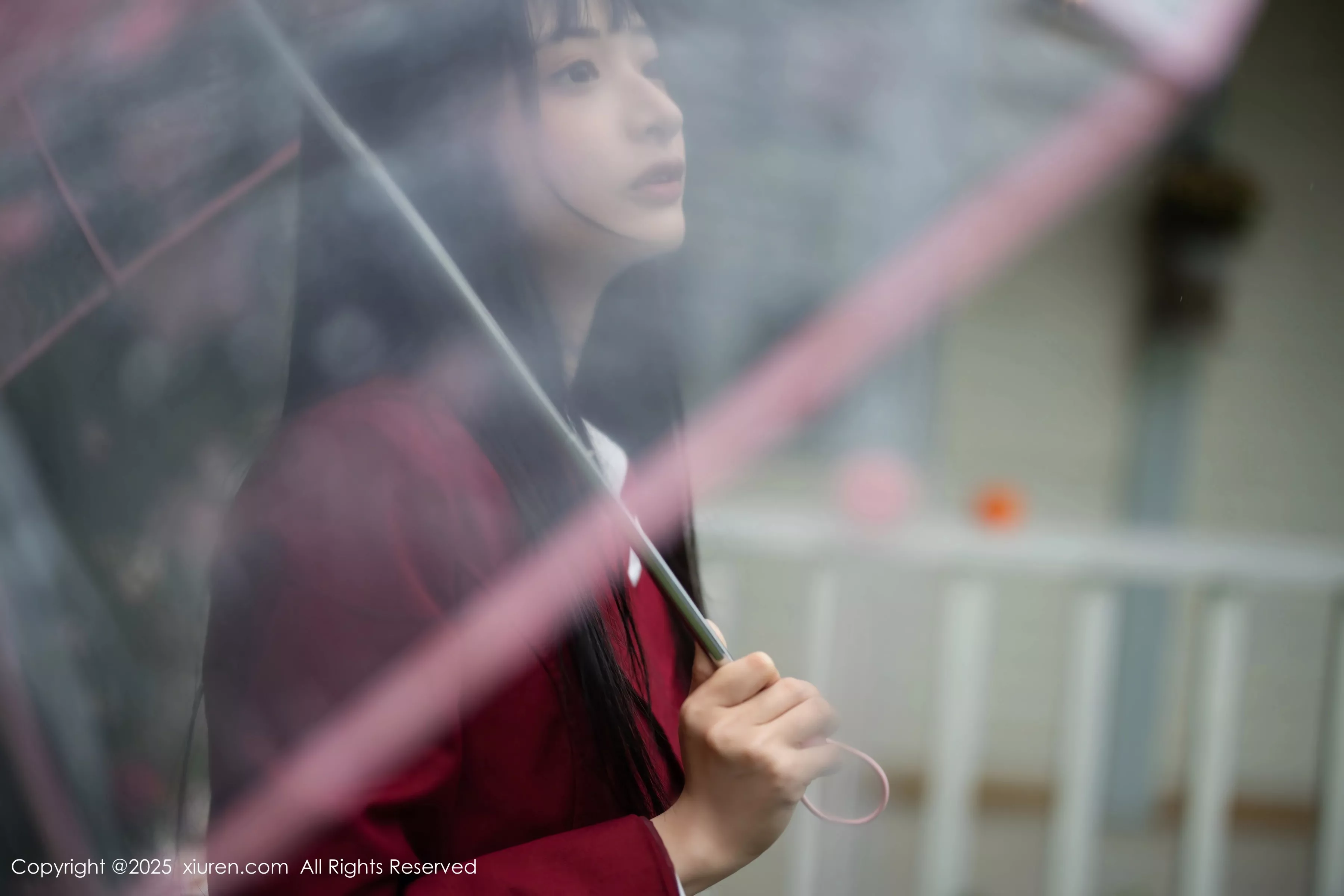   [XiuRen]高清写真图 2025.04.29 No.10215 茂木希子 性感红裙第47张图片