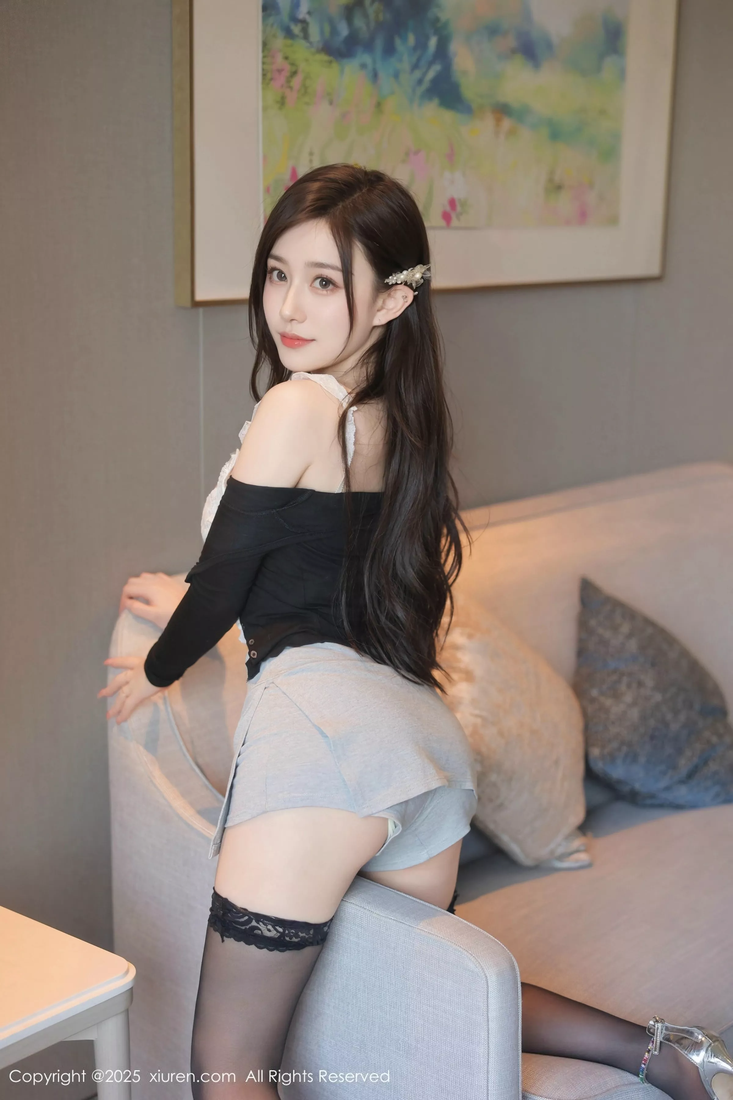   [XiuRen]高清写真图 2025.04.30 No.10225 小阿蓝 灰色包臀裙第24张图片