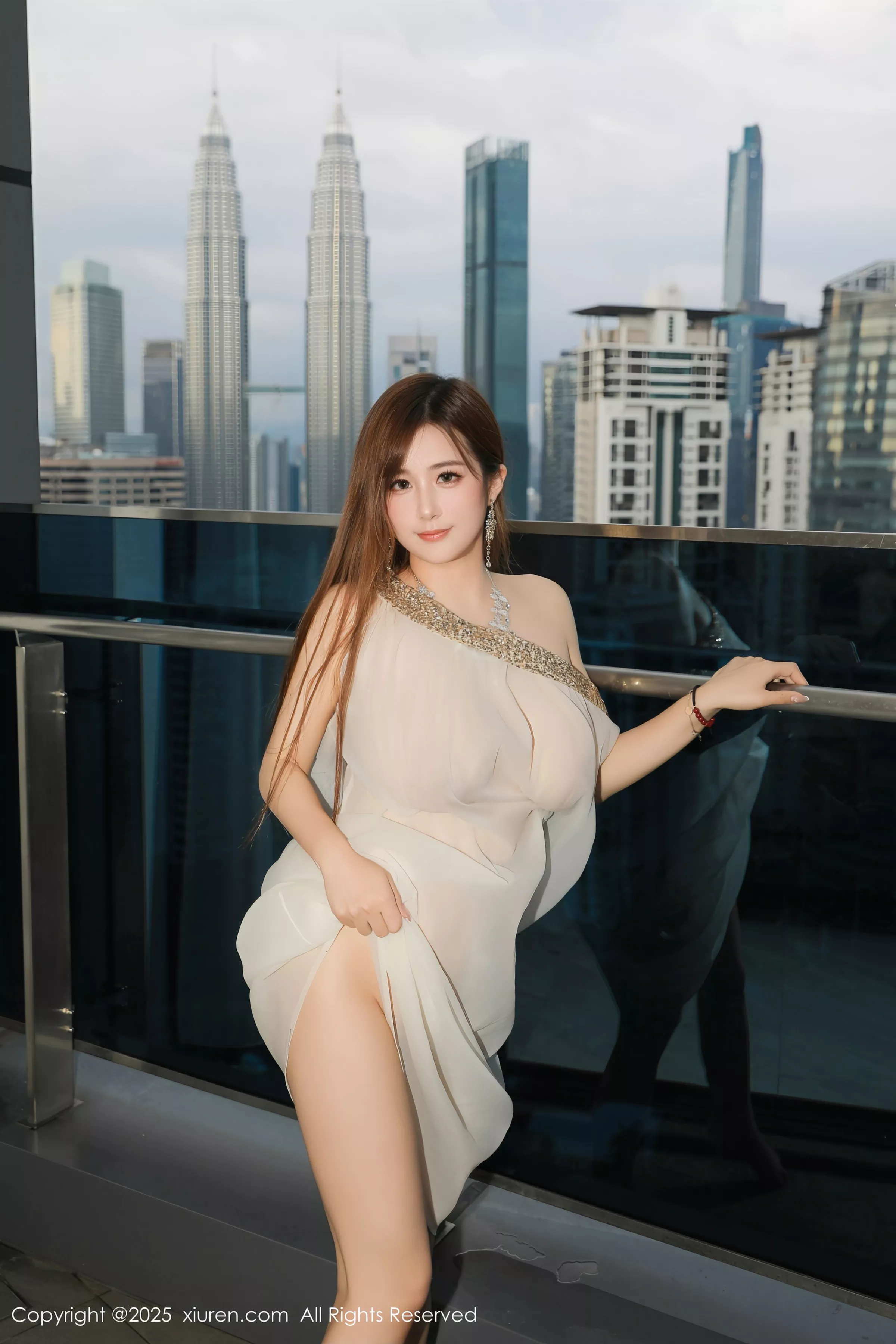   [XiuRen]高清写真图 2025.04.29 No.10218 小肉肉咪 白色泳衣第70张图片