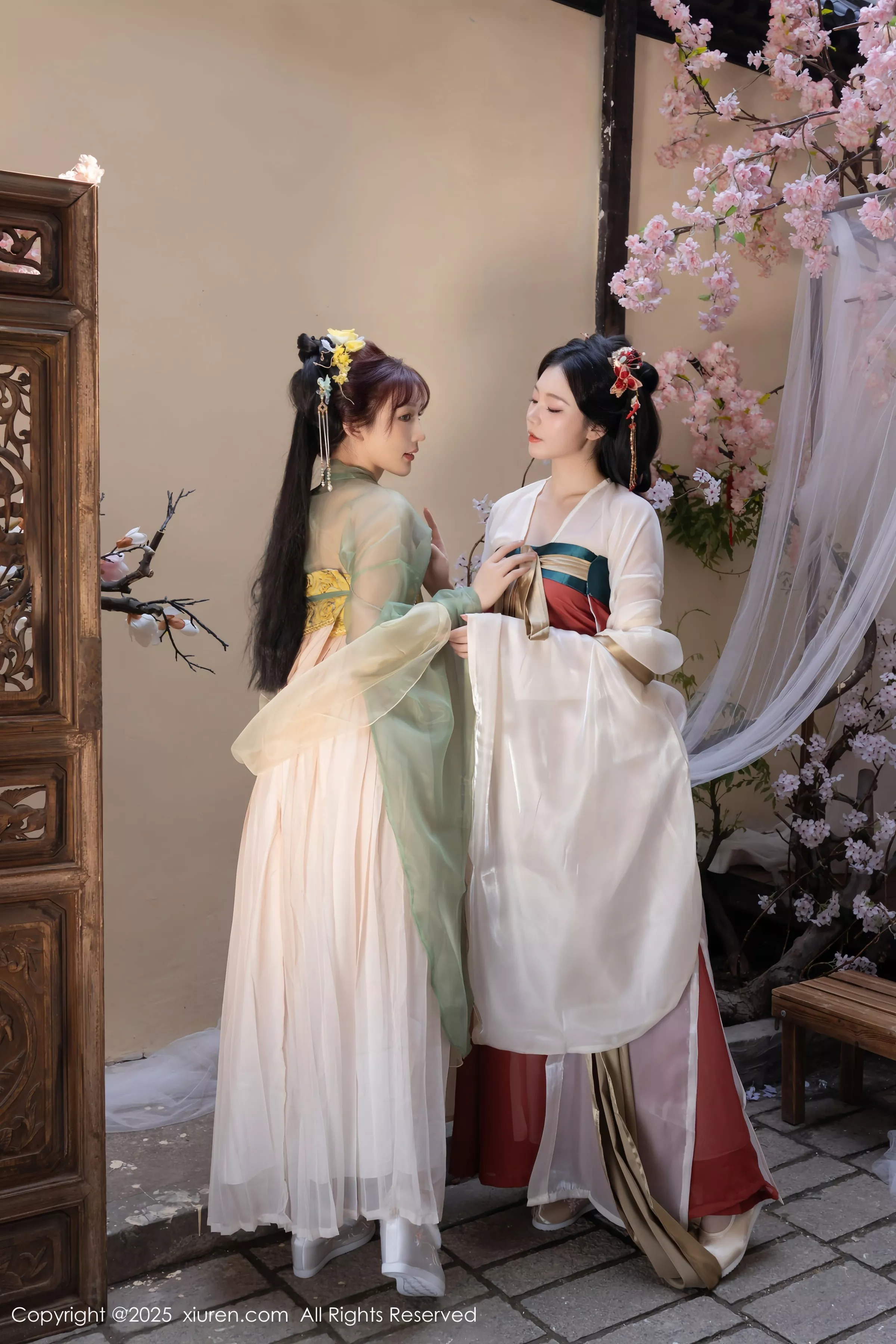   [XiuRen]高清写真图 2025.04.29 No.10223 陆萱萱 性感古装第14张图片