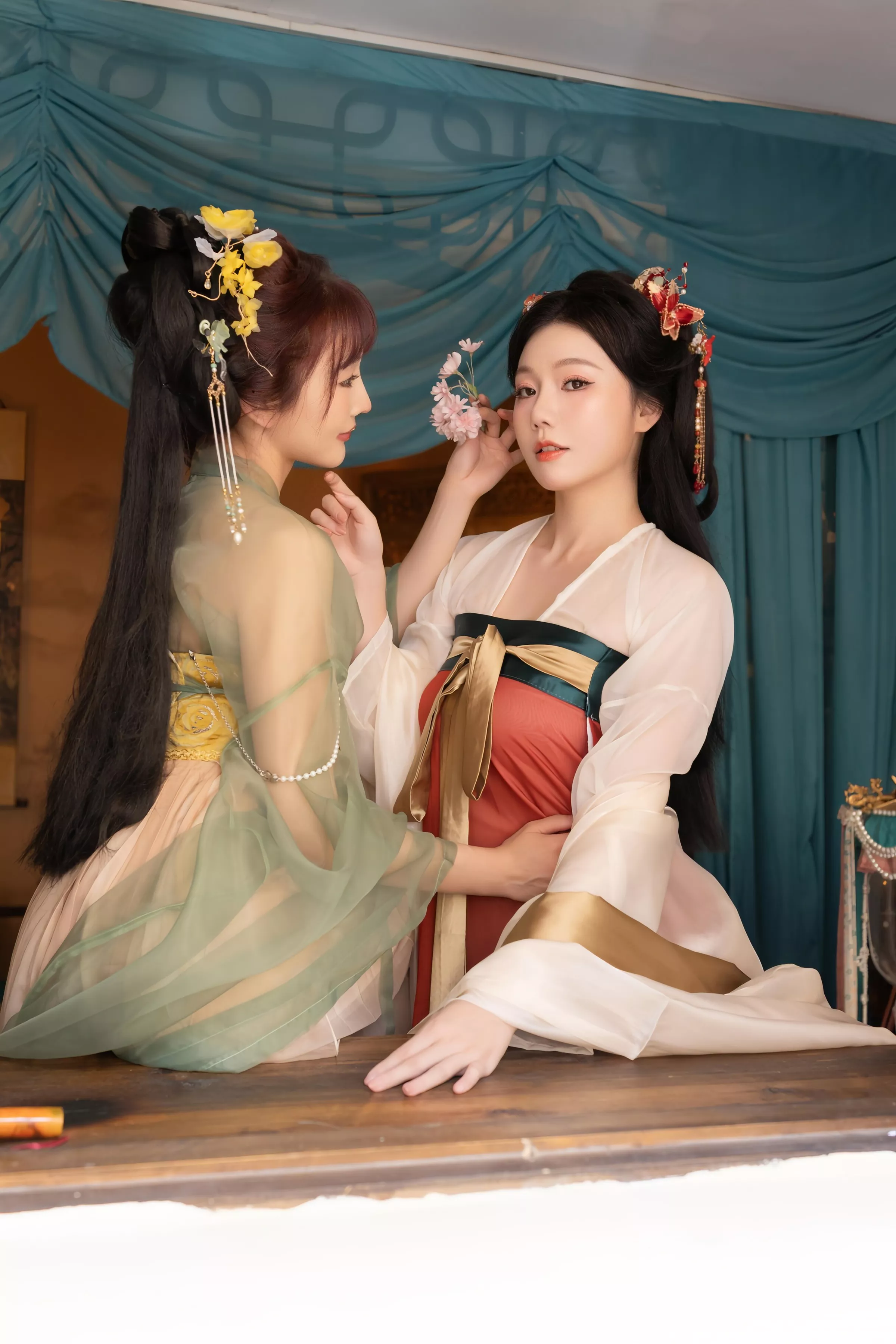   [XiuRen]高清写真图 2025.04.29 No.10223 陆萱萱 性感古装第25张图片