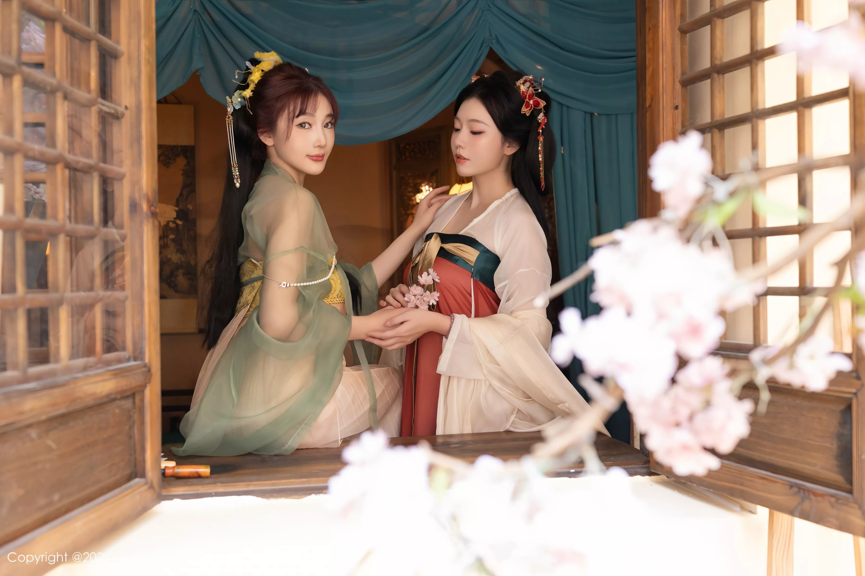   [XiuRen]高清写真图 2025.04.29 No.10223 陆萱萱 性感古装第30张图片
