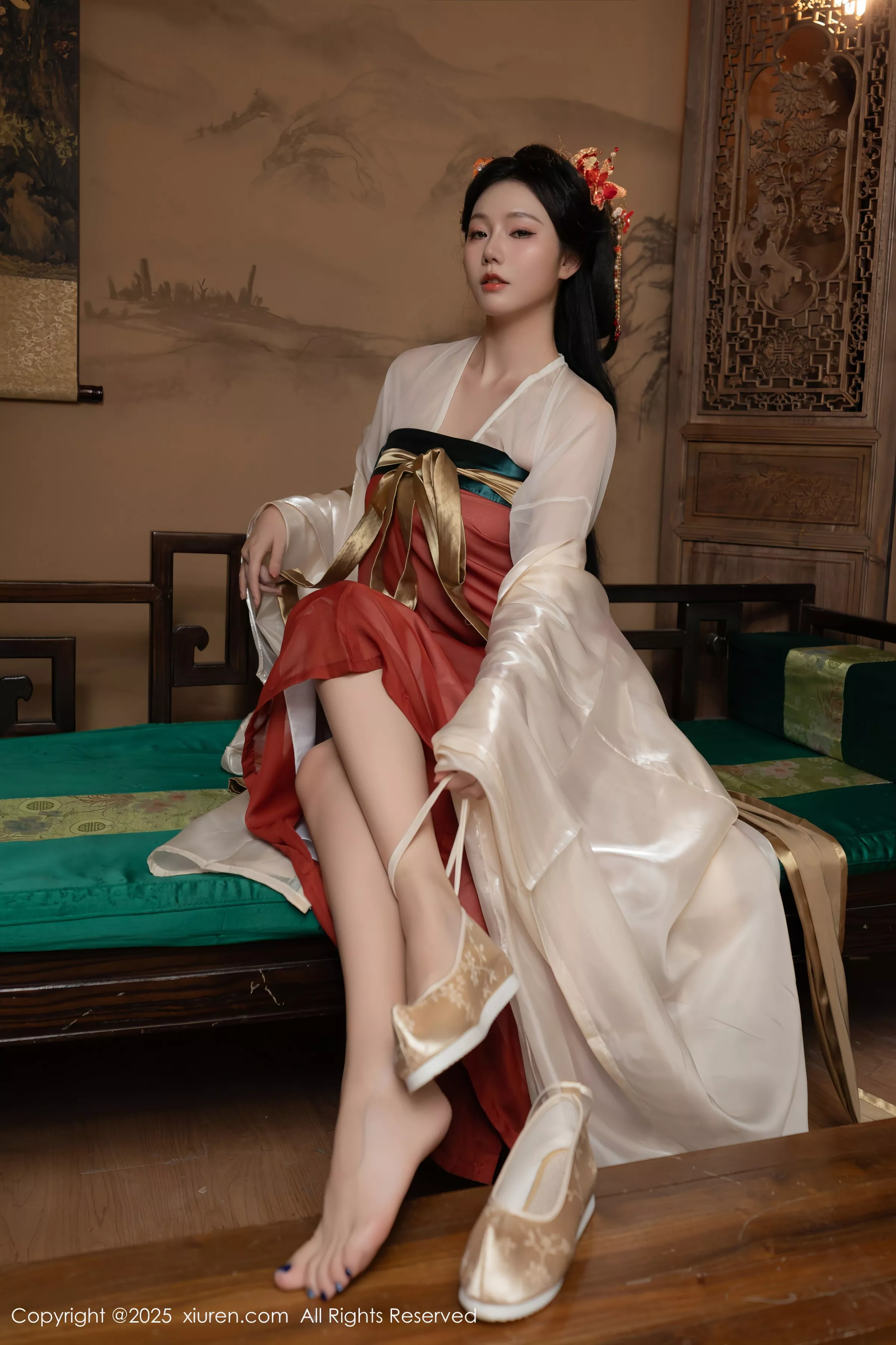   [XiuRen]高清写真图 2025.04.29 No.10223 陆萱萱 性感古装第53张图片