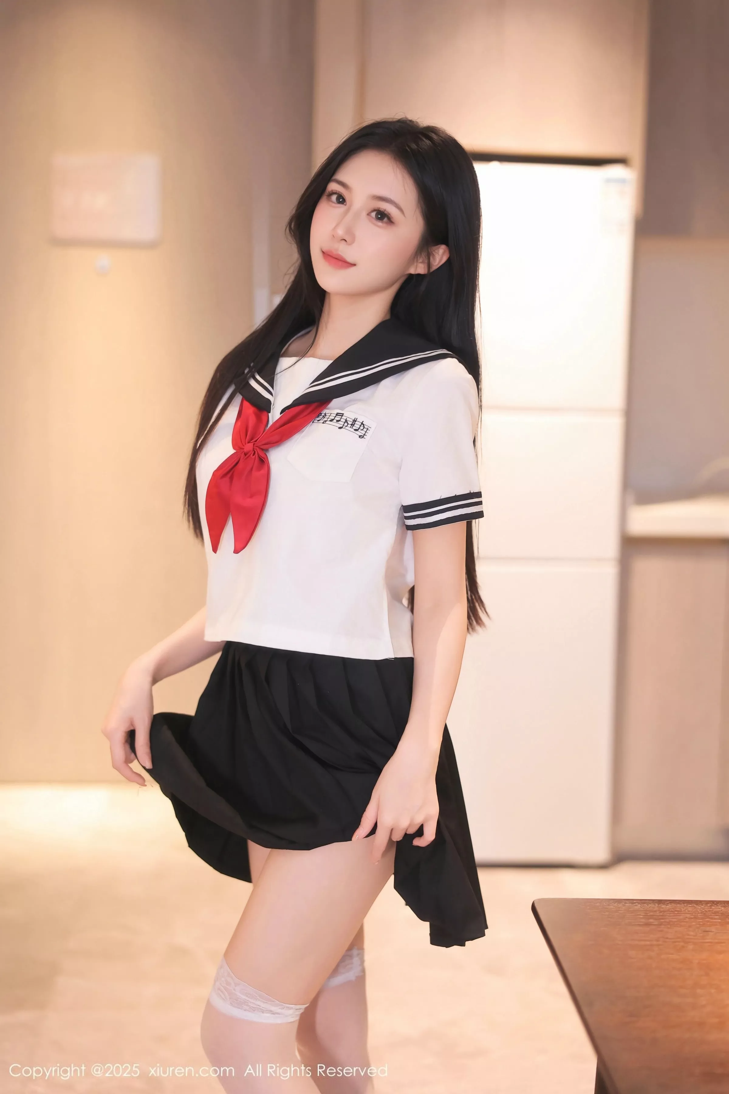   [XiuRen]高清写真图 2025.05.06 No.10234 shelly诗莉吖 白色丝袜第1张图片