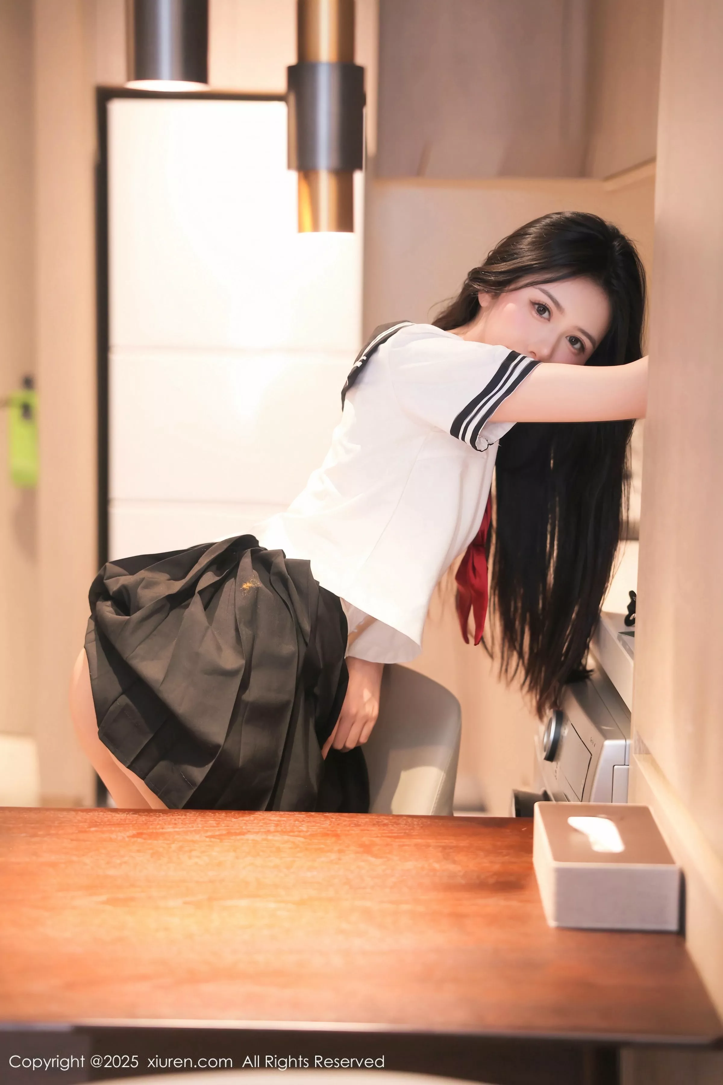   [XiuRen]高清写真图 2025.05.06 No.10234 shelly诗莉吖 白色丝袜第16张图片