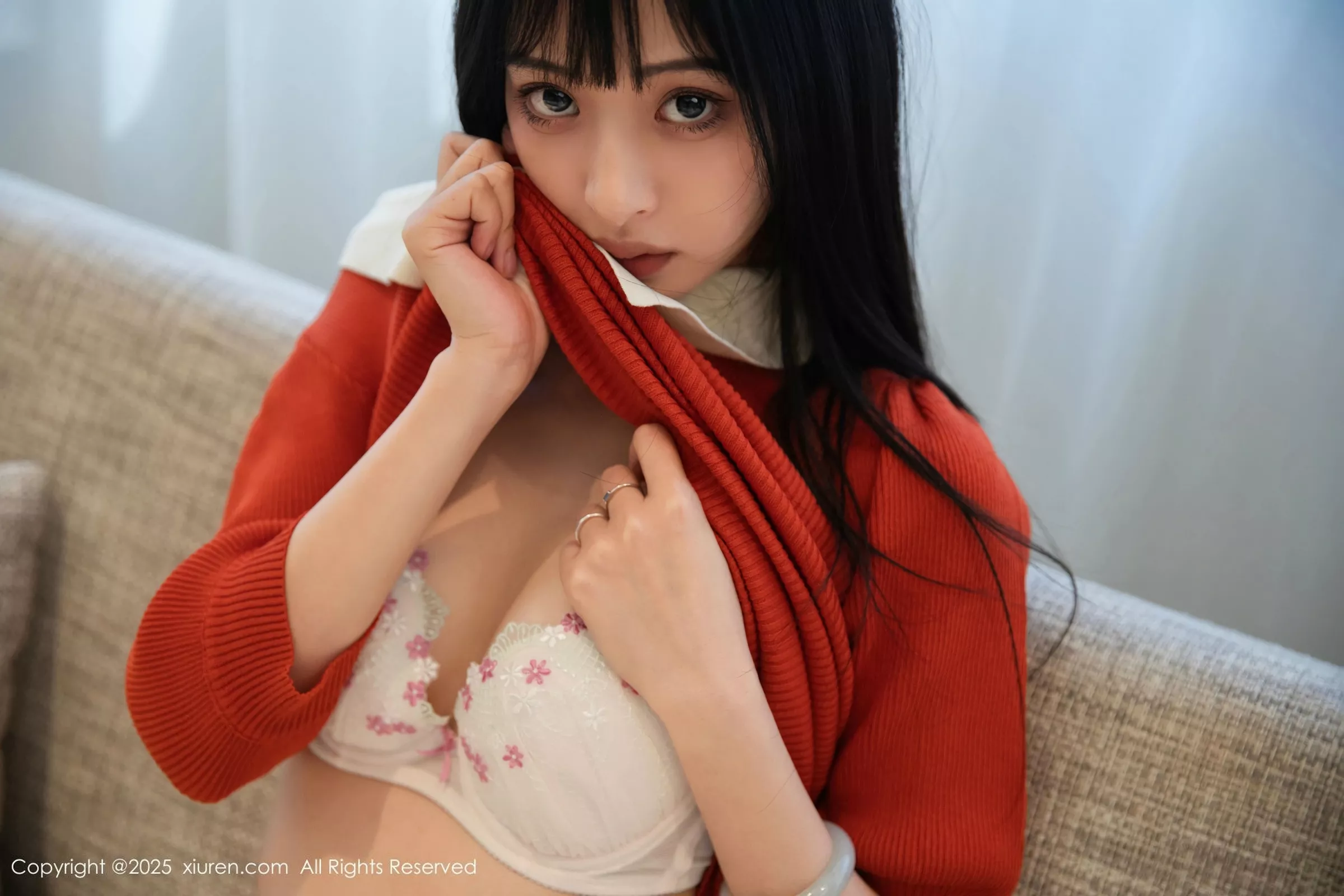   [XiuRen]高清写真图 2025.05.08 No.10247 茂木希子 橙色T恤第38张图片