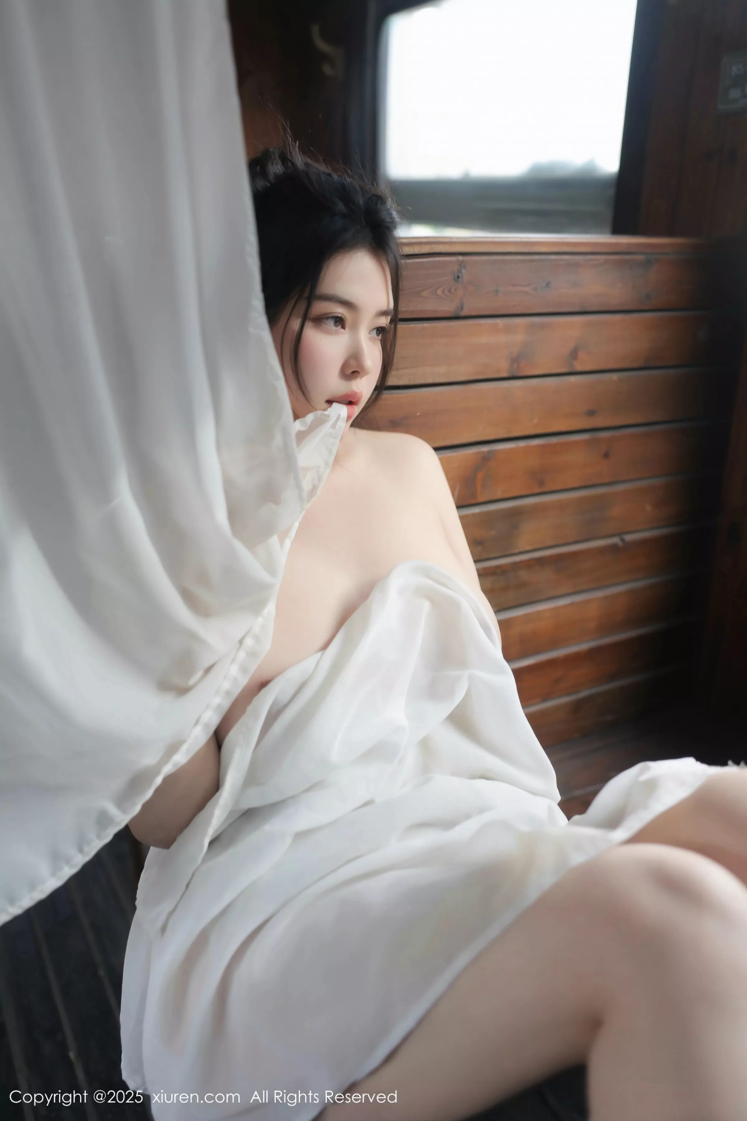   [XiuRen]高清写真图 2025.05.13 No.10269 林若凡F 黄色旗袍第58张图片
