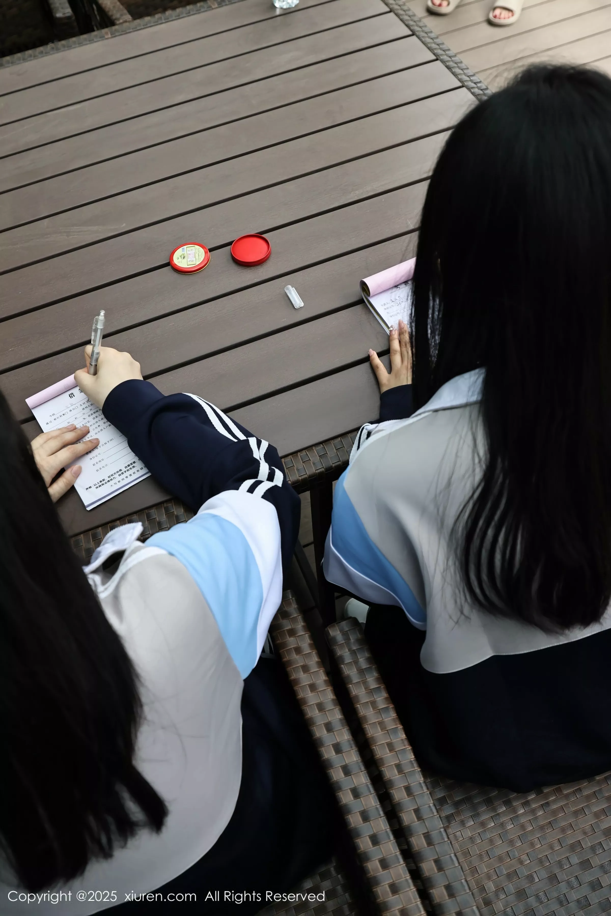   [XiuRen]高清写真图 2025.05.16 No.10288 小芭乐 蓝色校服第13张图片