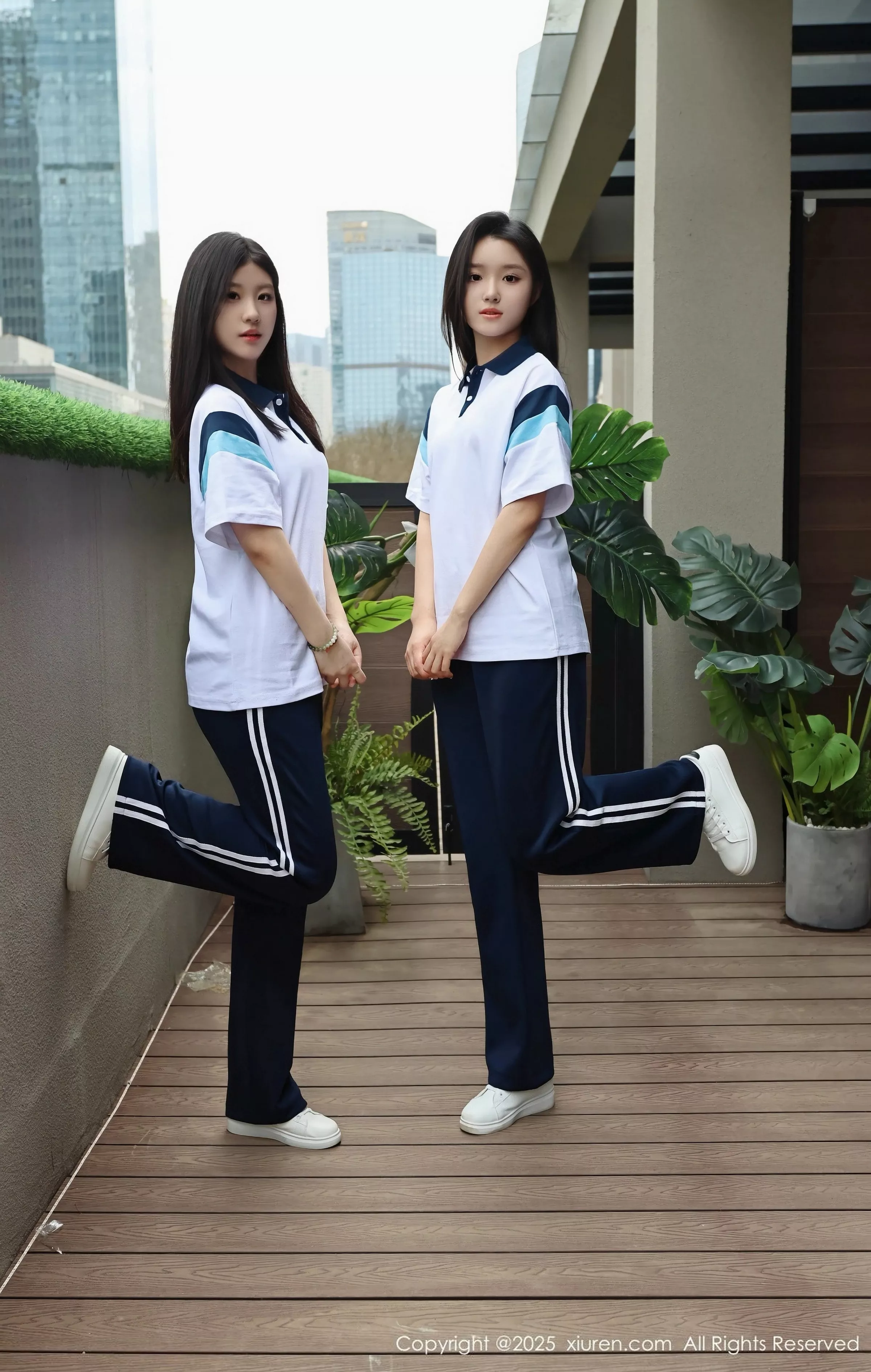   [XiuRen]高清写真图 2025.05.16 No.10288 小芭乐 蓝色校服第31张图片