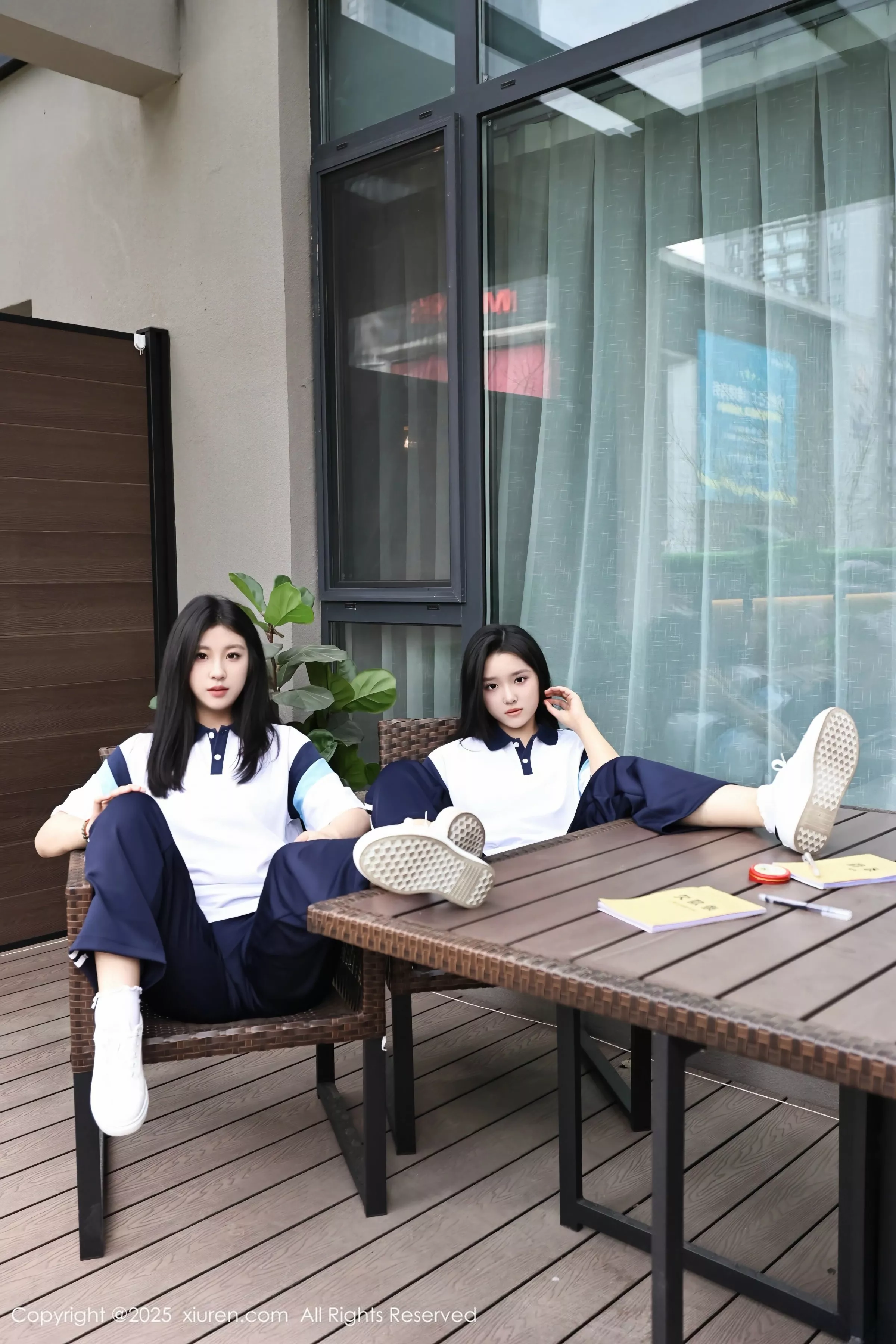   [XiuRen]高清写真图 2025.05.16 No.10288 小芭乐 蓝色校服第32张图片