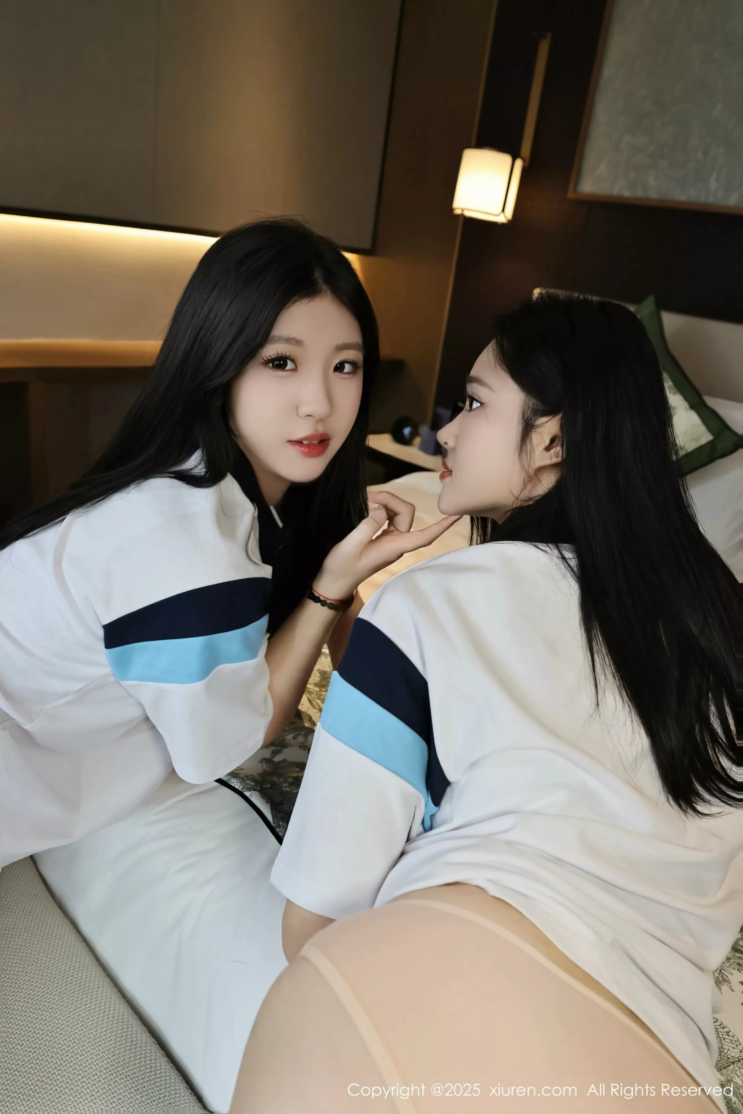   [XiuRen]高清写真图 2025.05.16 No.10288 小芭乐 蓝色校服第43张图片