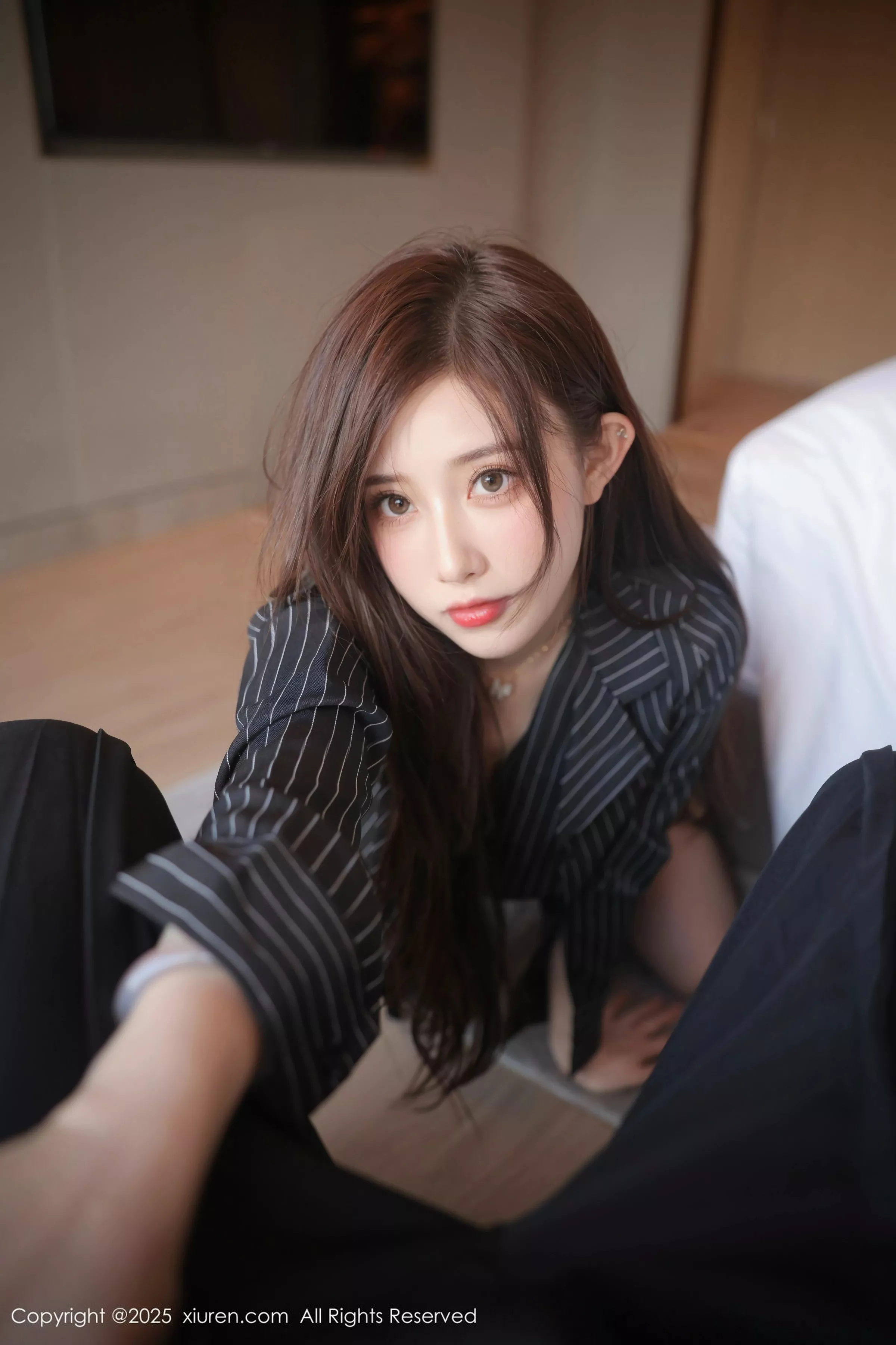   [XiuRen]高清写真图 2025.05.16 No.10285 奶油猫呀 魅惑黑丝第64张图片