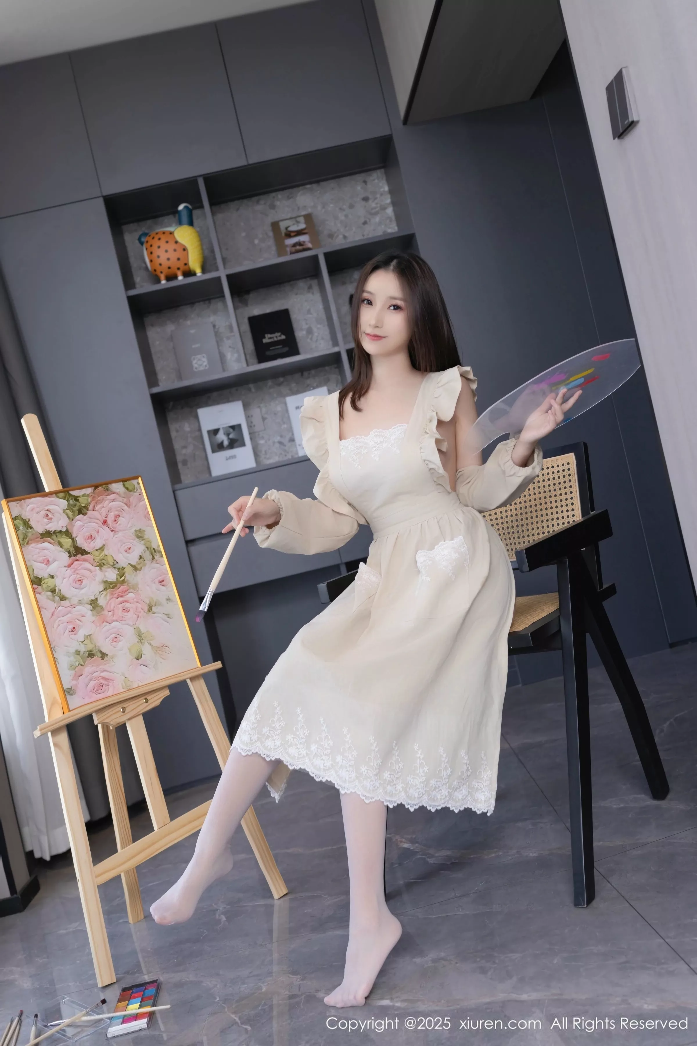  [XiuRen]高清写真图 2025.05.21 No.10308 杏子Yada 白色丝袜第4张图片