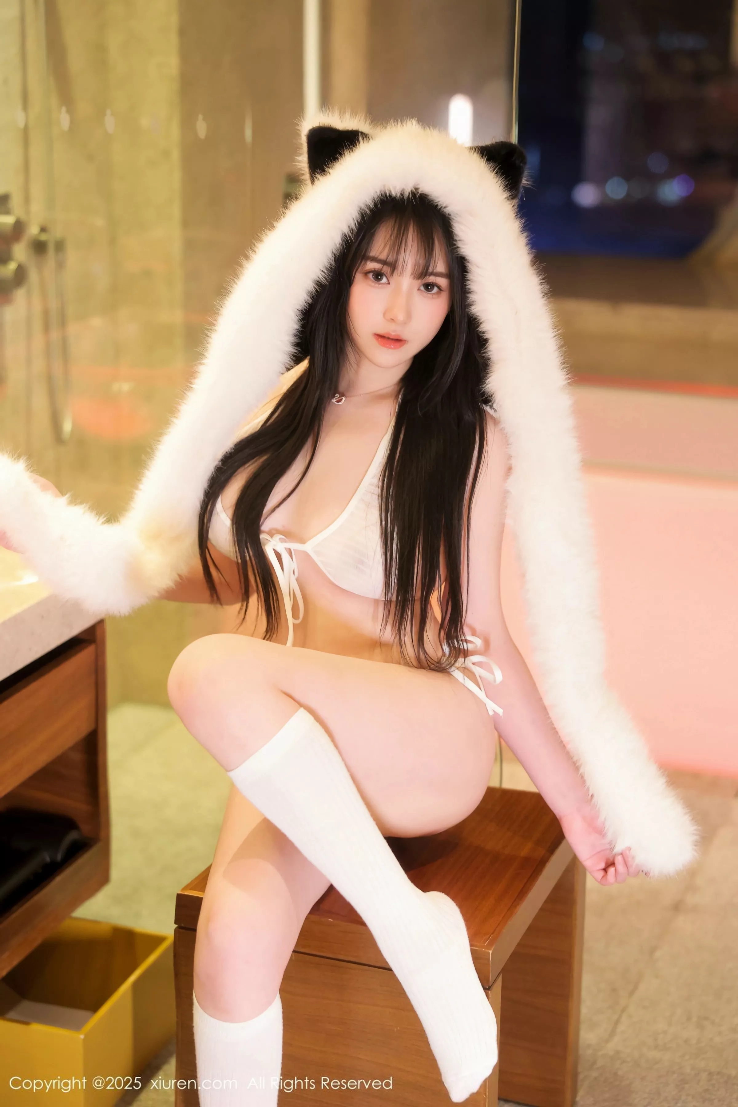   [XiuRen]高清写真图 2025.05.21 No.10302 软情 情趣内衣第7张图片