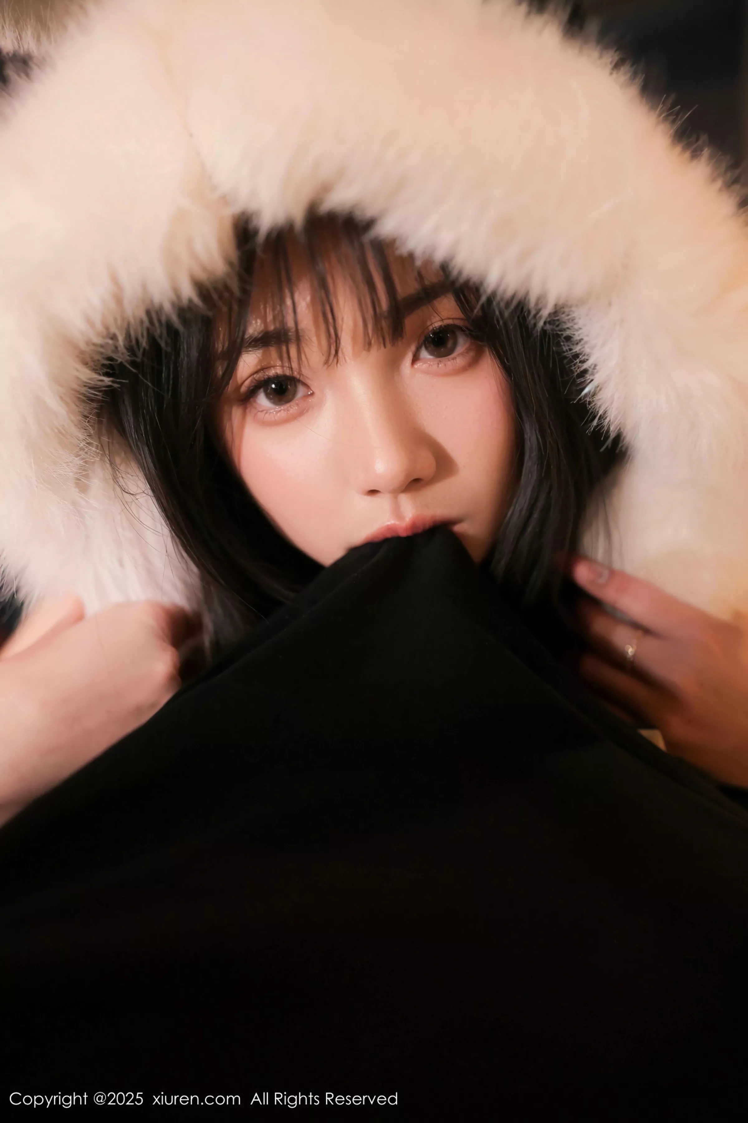   [XiuRen]高清写真图 2025.05.21 No.10302 软情 情趣内衣第46张图片