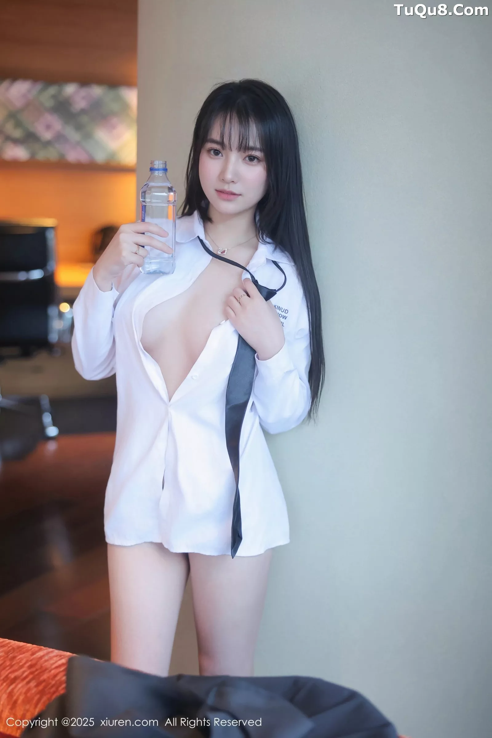   [XiuRen]高清写真图 2025.05.28 No.10335 软情 白色衬衫第12张图片