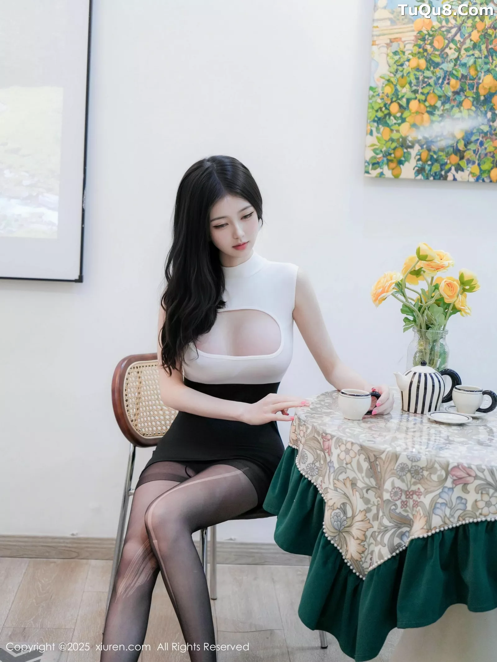   [XiuRen]高清写真图 2025.05.29 No.10340 白小蝶 诱人线条第6张图片